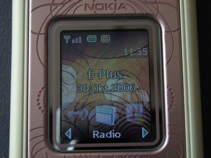 nokia7390display01.jpg
