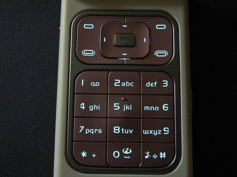 nokia7390display05.jpg