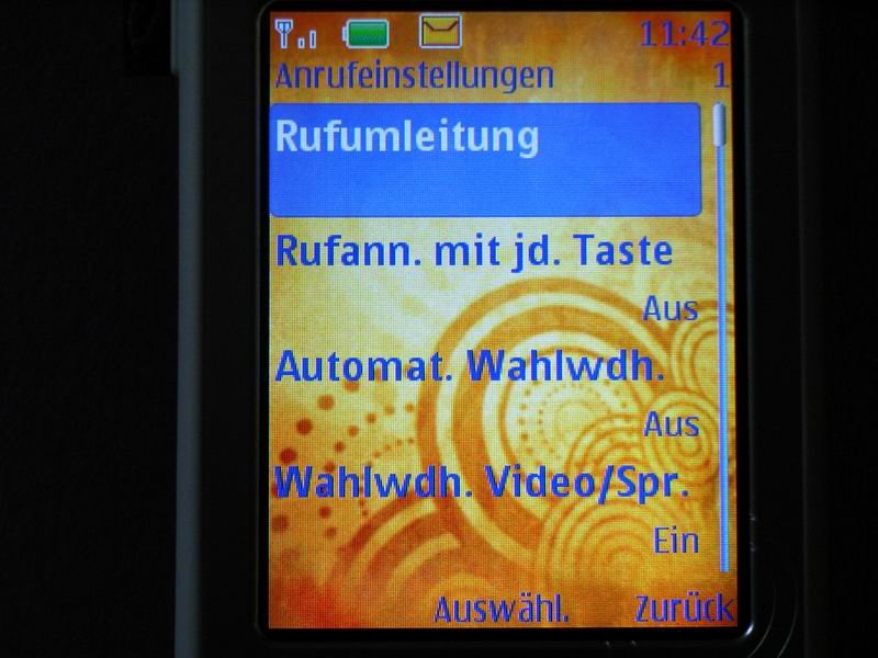 nokia7390display18.jpg