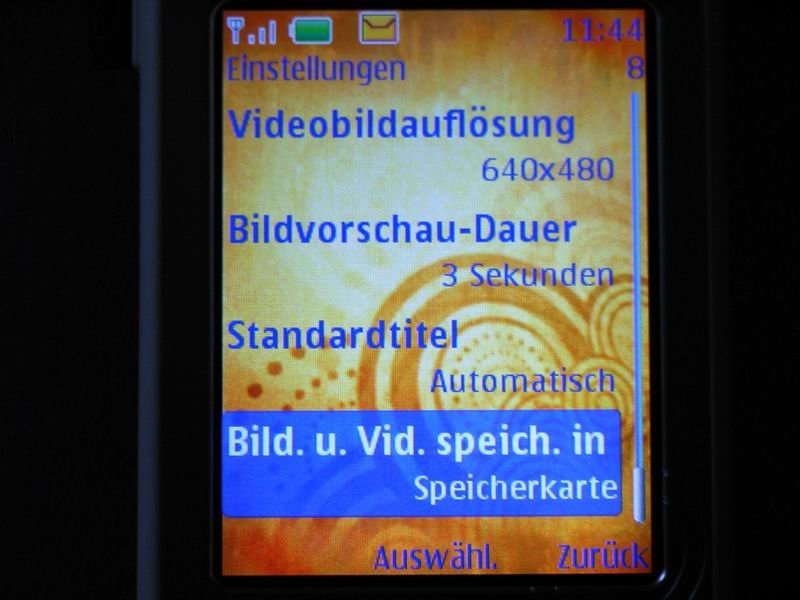 nokia7390display29.jpg