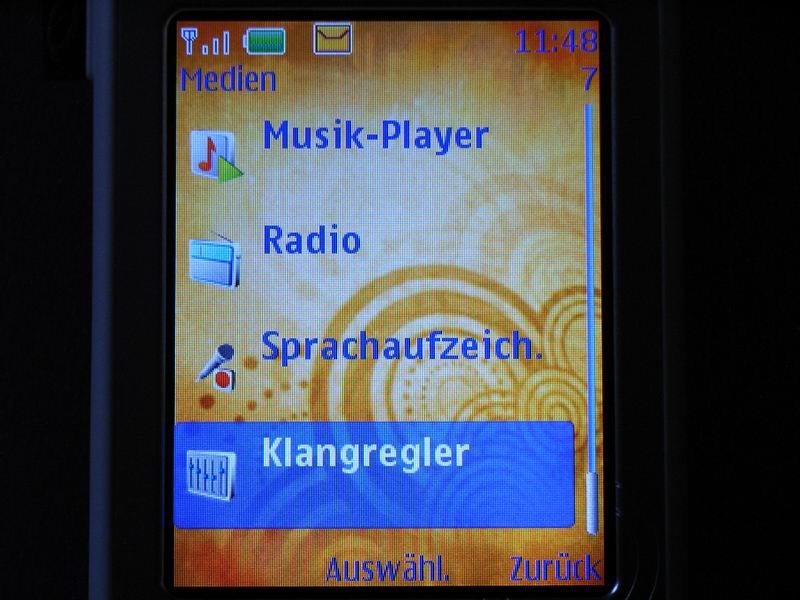 nokia7390display41.jpg