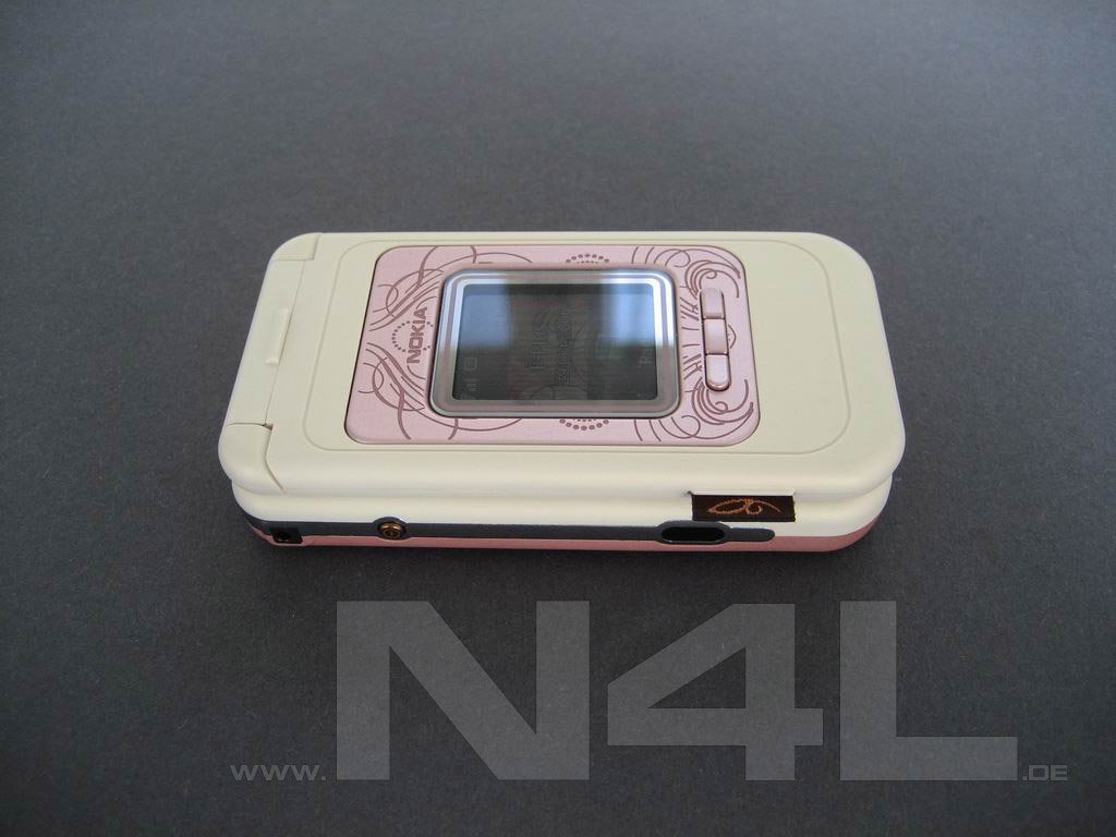 nokia739005.jpg