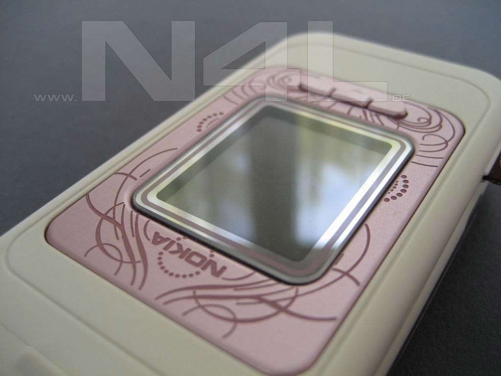 nokia739045.jpg